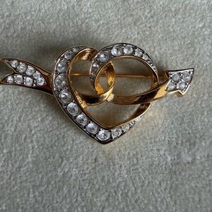 Elegant Swarovski Vintags Gold Heart Brooch